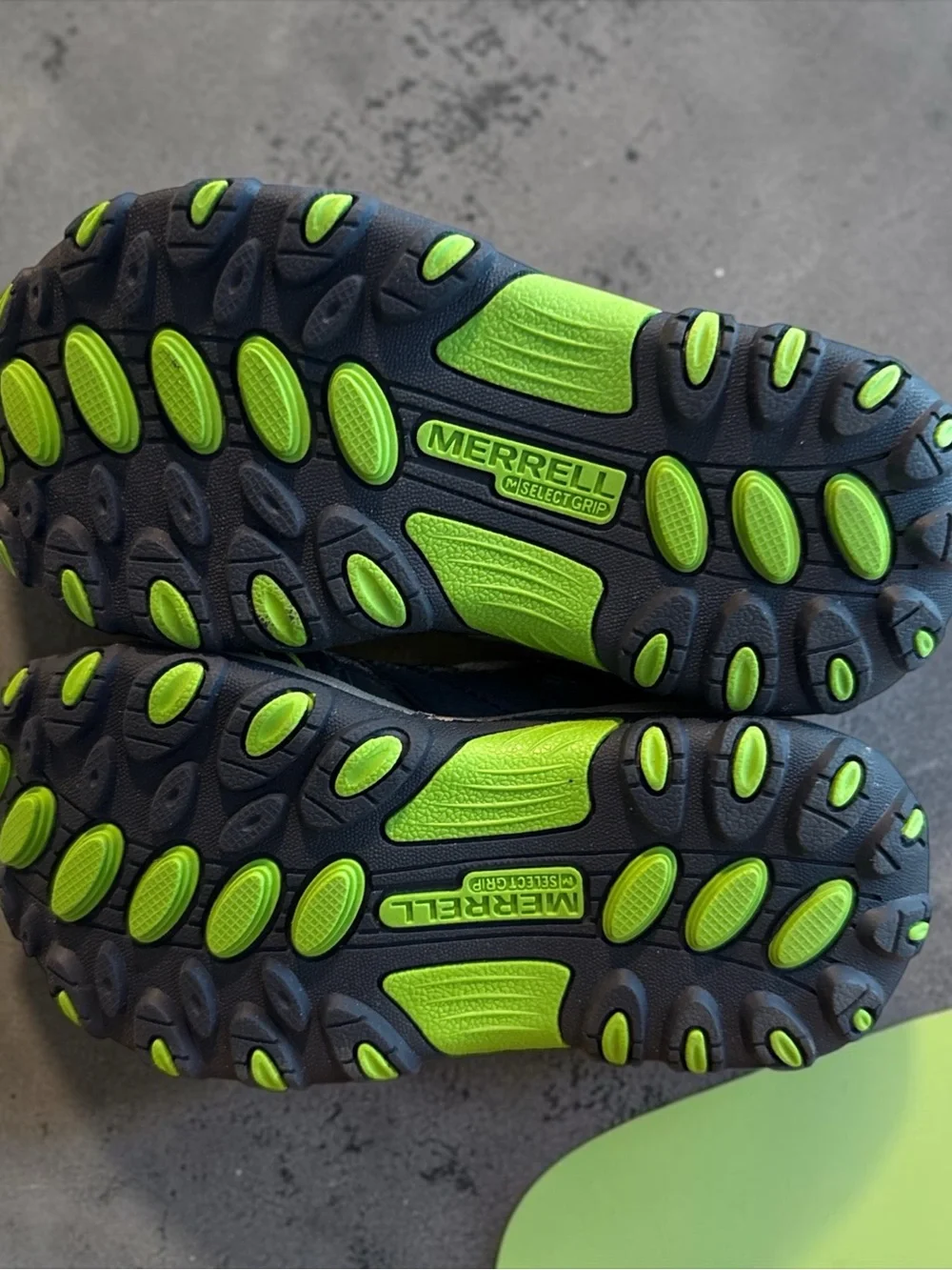 Merrell Kids Black & Lime Trail Sneakers with Hook-and-Loop Strap Sz 9.5W